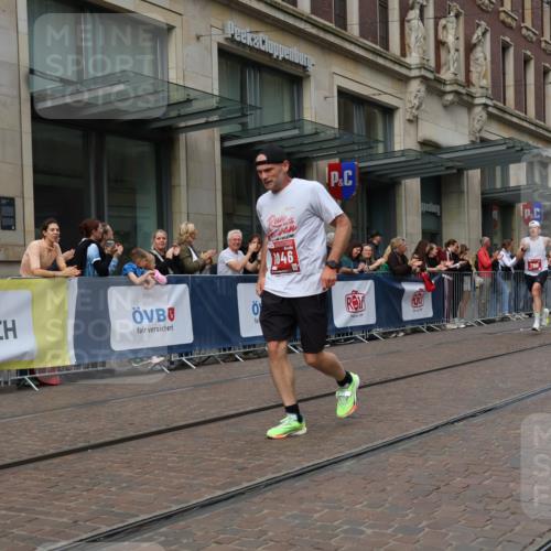 13.09.2026 - 21. swb-Marathon Bremen Strokosch-Dieckow http://msf.ph/oto/10375798 13.09.2026 12:29:09 Ziel 821, 1651, 317, 608, 796, 1046 meine-sportfotos.de