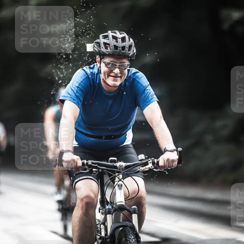 13.09.2026 - Stadtparktriathlon H.Heesch http://msf.ph/oto/10375801 13.09.2026 12:15:09 Radfahren 884, 922, 983, 1054 meine-sportfotos.de
