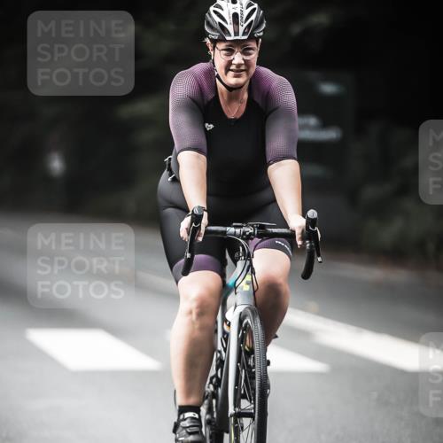 13.09.2026 - Stadtparktriathlon H.Heesch http://msf.ph/oto/10375802 13.09.2026 10:56:58 Radfahren 394, 415, 522, 600 meine-sportfotos.de