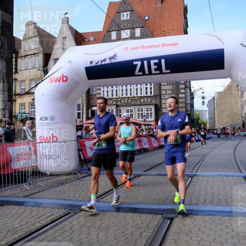 13.09.2026 - 21. swb-Marathon Bremen Tim E. http://msf.ph/oto/10375810 13.09.2026 13:12:13 Ziel 493, 826, 863, 2444, 3336, 4283, 4368, 4651, 4698, 5521, 5893, 6668, 7621, 8996, 9398, 13055 meine-sportfotos.de