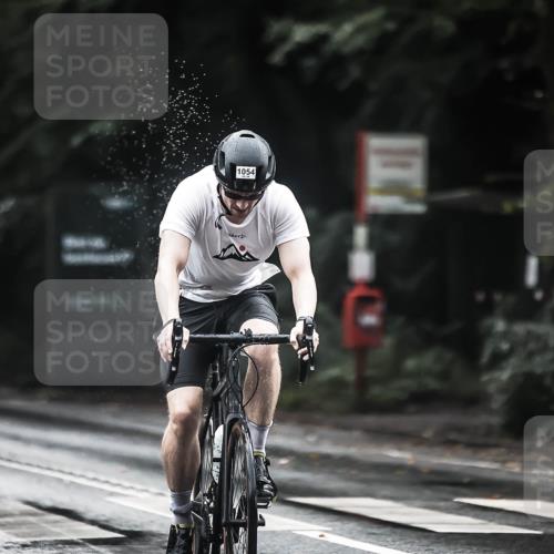 13.09.2026 - Stadtparktriathlon H.Heesch http://msf.ph/oto/10375852 13.09.2026 12:15:13 Radfahren 884, 922, 983, 1006, 1050, 1054 meine-sportfotos.de