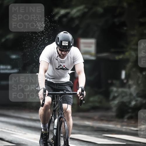 13.09.2026 - Stadtparktriathlon H.Heesch http://msf.ph/oto/10375858 13.09.2026 12:15:13 Radfahren 884, 922, 983, 1006, 1050, 1054 meine-sportfotos.de