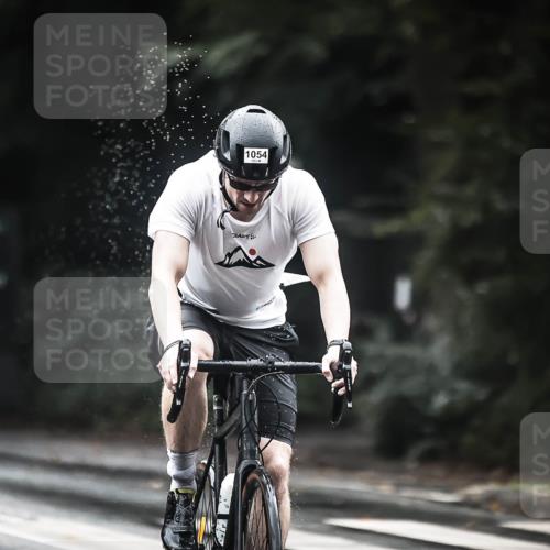 13.09.2026 - Stadtparktriathlon H.Heesch http://msf.ph/oto/10375863 13.09.2026 12:15:13 Radfahren 884, 922, 983, 1006, 1050, 1054 meine-sportfotos.de