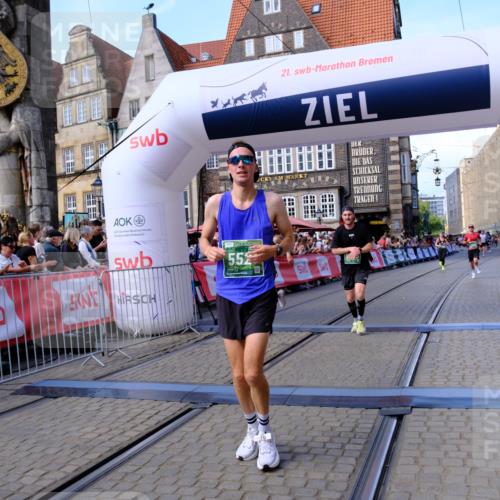 13.09.2026 - 21. swb-Marathon Bremen Tim E. http://msf.ph/oto/10375878 13.09.2026 13:12:16 Ziel 493, 826, 863, 2444, 2447, 2820, 3336, 3703, 4283, 4368, 4698, 5521, 5893, 6668, 6739, 7621, 9398 meine-sportfotos.de