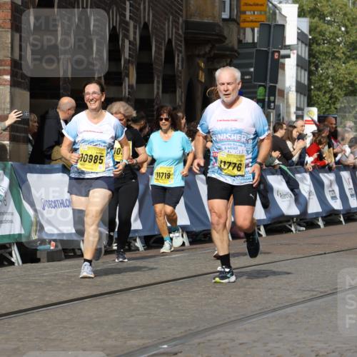13.09.2026 - 21. swb-Marathon Bremen Strokosch-Dieckow http://msf.ph/oto/10375885 13.09.2026 11:02:51 Ziel 10153, 10154, 10273, 10274, 10278, 10338, 10738, 10885, 11137, 11261, 11505, 11508, 11526, 11554, 11662, 11890, 11945, 12154, 12169, 12252, 12429, 12489, 10185, 10715, 10731, 11095, 11313, 11697, 12421, 12432, 12448, 12465, 12483 meine-sportfotos.de