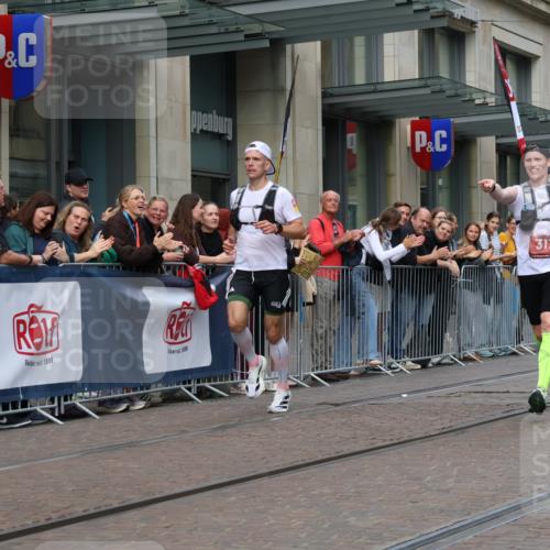 13.09.2026 - 21. swb-Marathon Bremen Strokosch-Dieckow http://msf.ph/oto/10375910 13.09.2026 12:29:12 Ziel 821, 1651, 317, 608, 796, 1046 meine-sportfotos.de