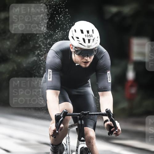 13.09.2026 - Stadtparktriathlon H.Heesch http://msf.ph/oto/10375929 13.09.2026 12:15:17 Radfahren 922, 1006, 1025, 1026, 1040, 1050, 1054, 1068 meine-sportfotos.de
