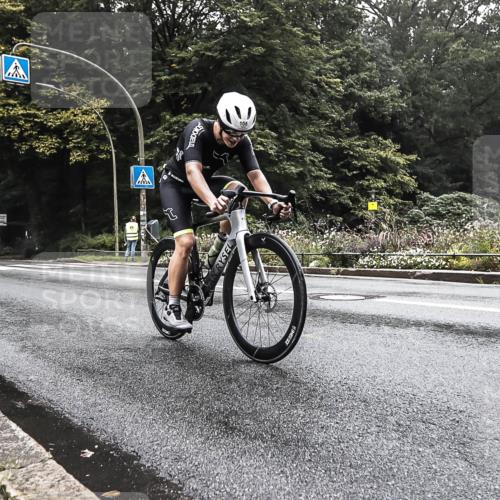 13.09.2026 - Stadtparktriathlon H.Heesch http://msf.ph/oto/10375946 13.09.2026 09:21:01 Radfahren 108, 133 meine-sportfotos.de