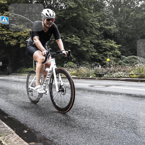 13.09.2026 - Stadtparktriathlon H.Heesch http://msf.ph/oto/10375957 13.09.2026 09:21:30 Radfahren 106, 143, 150, 158 meine-sportfotos.de