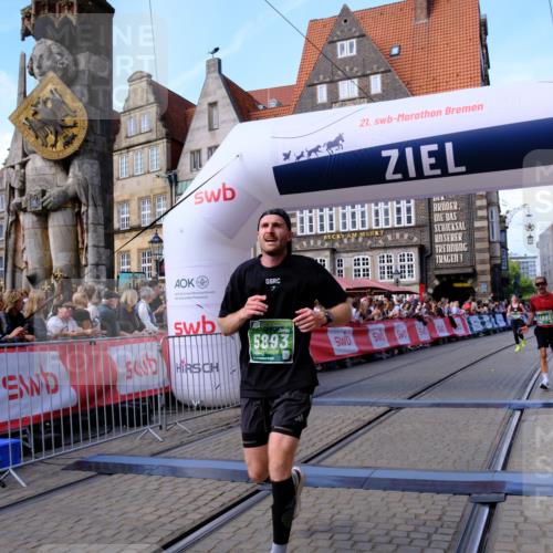 13.09.2026 - 21. swb-Marathon Bremen Tim E. http://msf.ph/oto/10375967 13.09.2026 13:12:18 Ziel 493, 826, 863, 2444, 2447, 2820, 3336, 3703, 4283, 4368, 4698, 5521, 5893, 5940, 6668, 6739, 7621, 9398 meine-sportfotos.de