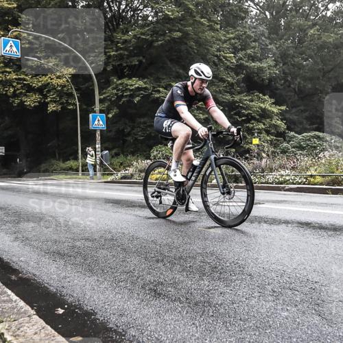 13.09.2026 - Stadtparktriathlon H.Heesch http://msf.ph/oto/10375972 13.09.2026 09:21:31 Radfahren 106, 143, 150, 158 meine-sportfotos.de