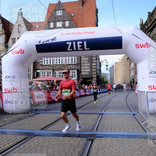 13.09.2026 - 21. swb-Marathon Bremen Tim E. http://msf.ph/oto/10375994 13.09.2026 13:12:19 Ziel 493, 826, 863, 2444, 2447, 2820, 3336, 3703, 4283, 4368, 4698, 5521, 5893, 5940, 6739, 7621, 9398 meine-sportfotos.de
