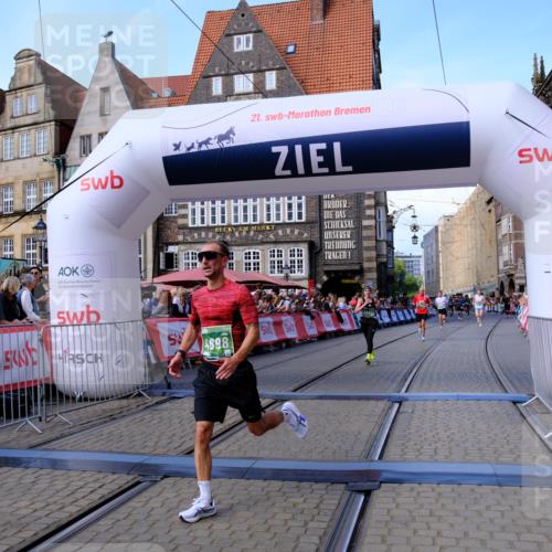 13.09.2026 - 21. swb-Marathon Bremen Tim E. http://msf.ph/oto/10376007 13.09.2026 13:12:19 Ziel 493, 826, 863, 2444, 2447, 2820, 3336, 3703, 4283, 4368, 4698, 5521, 5893, 5940, 6739, 7621, 9398 meine-sportfotos.de