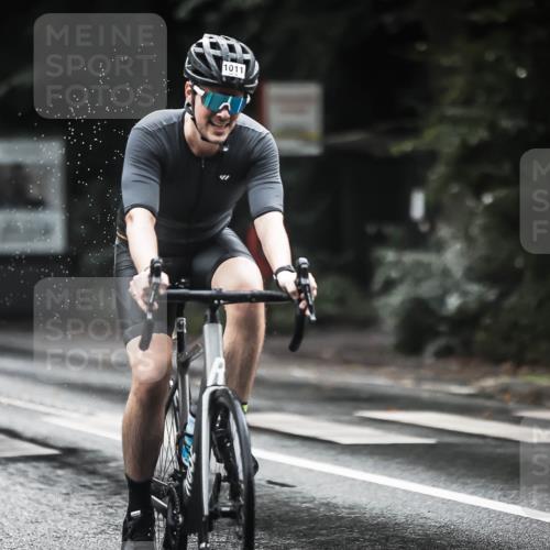 13.09.2026 - Stadtparktriathlon H.Heesch http://msf.ph/oto/10376015 13.09.2026 12:15:32 Radfahren 832, 966, 1011 meine-sportfotos.de