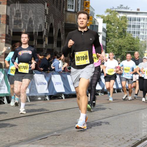 13.09.2026 - 21. swb-Marathon Bremen Strokosch-Dieckow http://msf.ph/oto/10376053 13.09.2026 11:02:53 Ziel 10273, 10278, 11137, 11261, 11508, 11526, 11554, 11662, 11890, 11945, 12154, 12169, 12252, 12429, 12451, 12489, 10185, 10528, 10598, 10715, 10727, 10731, 11070, 11095, 11313, 11676, 11697, 11836, 12214, 12421, 12432, 12448, 12483 meine-sportfotos.de