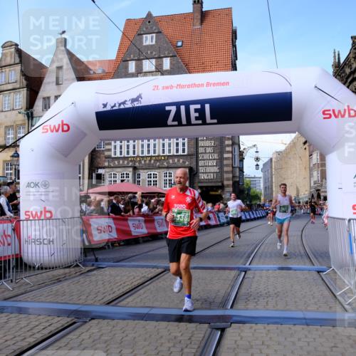 13.09.2026 - 21. swb-Marathon Bremen Tim E. http://msf.ph/oto/10376106 13.09.2026 13:12:24 Ziel 493, 2444, 2447, 2820, 3336, 3703, 4283, 4698, 5940, 6107, 6739, 7521, 7621, 13013 meine-sportfotos.de