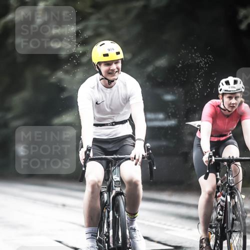 13.09.2026 - Stadtparktriathlon H.Heesch http://msf.ph/oto/10376117 13.09.2026 12:16:33 Radfahren 878, 978, 1031, 1052, 1058, 1186 meine-sportfotos.de