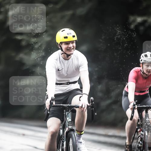 13.09.2026 - Stadtparktriathlon H.Heesch http://msf.ph/oto/10376124 13.09.2026 12:16:33 Radfahren 878, 978, 1031, 1052, 1058, 1186 meine-sportfotos.de