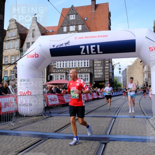 13.09.2026 - 21. swb-Marathon Bremen Tim E. http://msf.ph/oto/10376135 13.09.2026 13:12:24 Ziel 493, 2444, 2447, 2820, 3336, 3703, 4283, 4698, 5940, 6107, 6739, 7521, 7621, 13013 meine-sportfotos.de