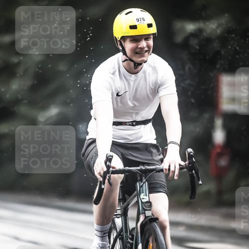 13.09.2026 - Stadtparktriathlon H.Heesch http://msf.ph/oto/10376139 13.09.2026 12:16:34 Radfahren 878, 978, 1031, 1052, 1058, 1186 meine-sportfotos.de