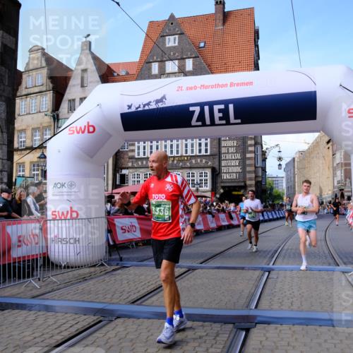 13.09.2026 - 21. swb-Marathon Bremen Tim E. http://msf.ph/oto/10376147 13.09.2026 13:12:25 Ziel 493, 2444, 2447, 2820, 3336, 3703, 3830, 4283, 4698, 5940, 6107, 6739, 7521, 7621, 13013 meine-sportfotos.de