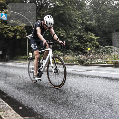 13.09.2026 - Stadtparktriathlon H.Heesch http://msf.ph/oto/10376151 13.09.2026 09:22:32 Radfahren 9, 142, 203 meine-sportfotos.de