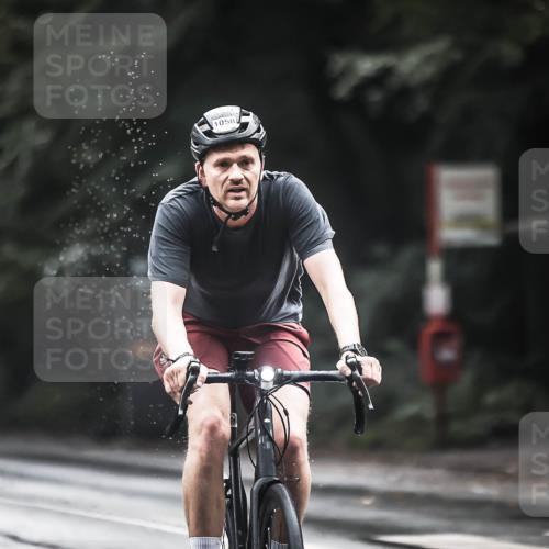 13.09.2026 - Stadtparktriathlon H.Heesch http://msf.ph/oto/10376152 13.09.2026 12:16:38 Radfahren 978, 1058, 1186 meine-sportfotos.de