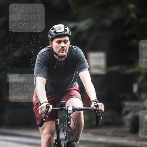 13.09.2026 - Stadtparktriathlon H.Heesch http://msf.ph/oto/10376153 13.09.2026 12:16:38 Radfahren 978, 1058, 1186 meine-sportfotos.de