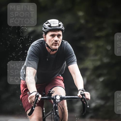 13.09.2026 - Stadtparktriathlon H.Heesch http://msf.ph/oto/10376160 13.09.2026 12:16:38 Radfahren 978, 1058, 1186 meine-sportfotos.de