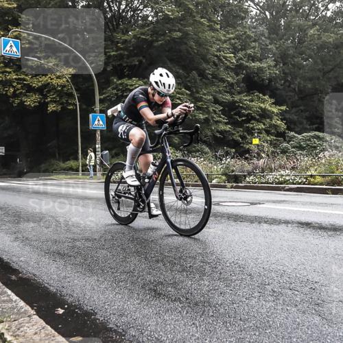 13.09.2026 - Stadtparktriathlon H.Heesch http://msf.ph/oto/10376201 13.09.2026 09:22:47 Radfahren 117, 128, 161, 189 meine-sportfotos.de