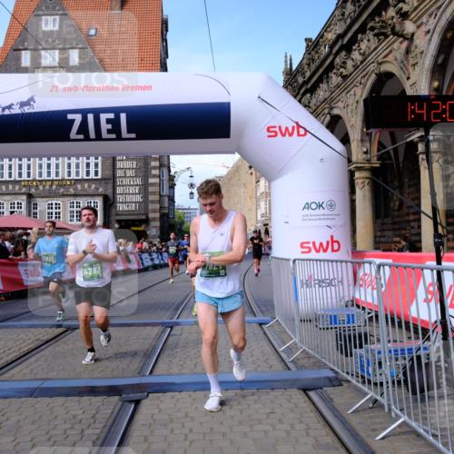 13.09.2026 - 21. swb-Marathon Bremen Tim E. http://msf.ph/oto/10376211 13.09.2026 13:12:26 Ziel 493, 2444, 2447, 2820, 3336, 3362, 3703, 3830, 4283, 4698, 5940, 6107, 6739, 7521, 7621, 13013 meine-sportfotos.de