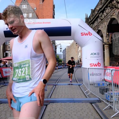 13.09.2026 - 21. swb-Marathon Bremen Tim E. http://msf.ph/oto/10376269 13.09.2026 13:12:29 Ziel 493, 2447, 2820, 3336, 3362, 3703, 3830, 4283, 5940, 6107, 6739, 7521, 7621, 13013 meine-sportfotos.de