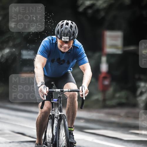 13.09.2026 - Stadtparktriathlon H.Heesch http://msf.ph/oto/10376277 13.09.2026 12:17:06 Radfahren 1039 meine-sportfotos.de