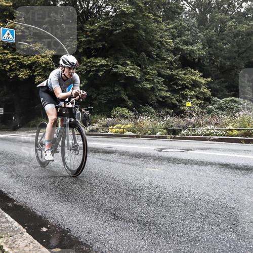 13.09.2026 - Stadtparktriathlon H.Heesch http://msf.ph/oto/10376335 13.09.2026 09:23:57 Radfahren 146, 190, 193 meine-sportfotos.de
