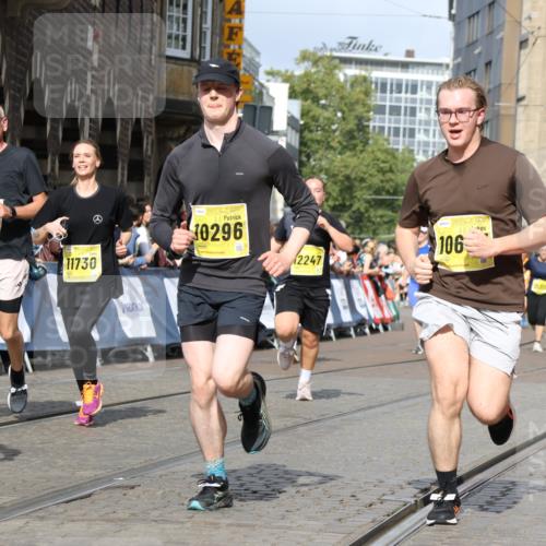 13.09.2026 - 21. swb-Marathon Bremen Strokosch-Dieckow http://msf.ph/oto/10376361 13.09.2026 11:02:59 Ziel 10190, 10296, 10633, 10783, 10945, 10954, 10985, 11096, 11107, 11137, 11261, 11508, 11526, 11554, 11662, 11701, 11719, 11776, 11890, 11945, 12071, 12154, 12169, 12252, 12429, 12451, 12489, 10185, 10195, 10528, 10531, 10598, 10715, 10727, 10959, 11070, 11095, 11493, 11676, 11836, 12214, 12421, 12432, 12483 meine-sportfotos.de