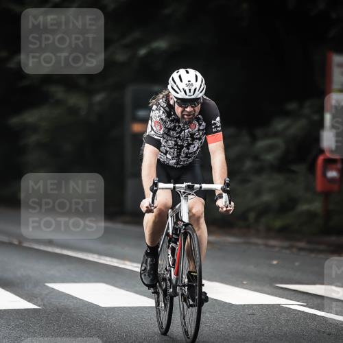 13.09.2026 - Stadtparktriathlon H.Heesch http://msf.ph/oto/10376430 13.09.2026 10:57:57 Radfahren 508, 514, 590, 595, 597, 702 meine-sportfotos.de