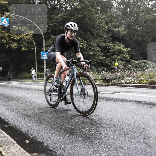13.09.2026 - Stadtparktriathlon H.Heesch http://msf.ph/oto/10376433 13.09.2026 09:24:50 Radfahren 159, 196 meine-sportfotos.de