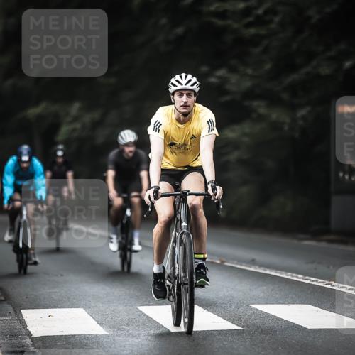 13.09.2026 - Stadtparktriathlon H.Heesch http://msf.ph/oto/10376447 13.09.2026 10:57:58 Radfahren 508, 514, 590, 595, 597, 702 meine-sportfotos.de