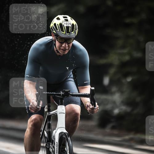 13.09.2026 - Stadtparktriathlon H.Heesch http://msf.ph/oto/10376504 13.09.2026 12:17:31 Radfahren 1005, 1030, 1043, 1053, 1060, 1150 meine-sportfotos.de