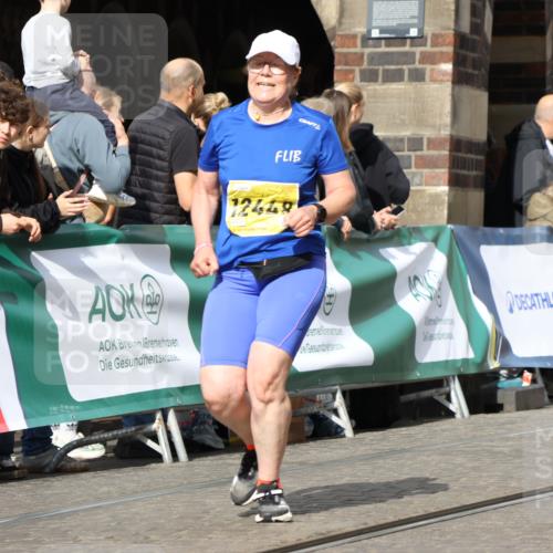 13.09.2026 - 21. swb-Marathon Bremen Strokosch-Dieckow http://msf.ph/oto/10376606 13.09.2026 11:03:06 Ziel 10190, 10296, 10633, 10783, 10945, 10954, 10955, 10985, 11096, 11107, 11261, 11564, 11662, 11701, 11719, 11730, 11776, 11785, 12071, 12154, 12247, 12429, 12451, 12465, 10092, 10150, 10195, 10237, 10528, 10531, 10598, 10724, 10727, 10959, 11070, 11493, 11676, 11830, 11836, 12068, 12184, 12185, 12214 meine-sportfotos.de