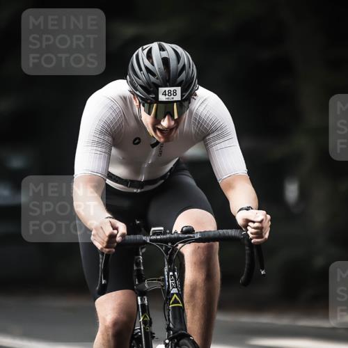 13.09.2026 - Stadtparktriathlon H.Heesch http://msf.ph/oto/10376631 13.09.2026 10:58:09 Radfahren 378, 488, 528 meine-sportfotos.de