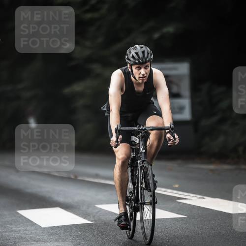 13.09.2026 - Stadtparktriathlon H.Heesch http://msf.ph/oto/10376662 13.09.2026 10:58:14 Radfahren 488, 528, 644 meine-sportfotos.de