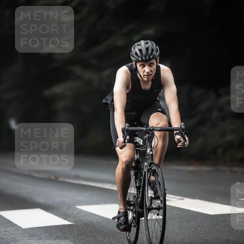 13.09.2026 - Stadtparktriathlon H.Heesch http://msf.ph/oto/10376668 13.09.2026 10:58:14 Radfahren 488, 528, 644 meine-sportfotos.de