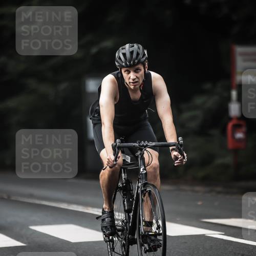 13.09.2026 - Stadtparktriathlon H.Heesch http://msf.ph/oto/10376674 13.09.2026 10:58:14 Radfahren 488, 528, 644 meine-sportfotos.de