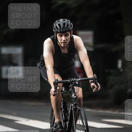 13.09.2026 - Stadtparktriathlon H.Heesch http://msf.ph/oto/10376681 13.09.2026 10:58:14 Radfahren 488, 528, 644 meine-sportfotos.de