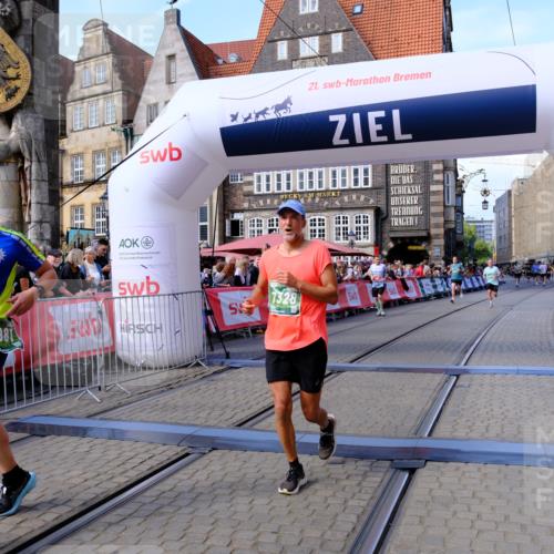 13.09.2026 - 21. swb-Marathon Bremen Tim E. http://msf.ph/oto/10376682 13.09.2026 13:12:45 Ziel 899, 1517, 2362, 2480, 3054, 3362, 3830, 4560, 4879, 5416, 6796, 7328, 8981, 9803 meine-sportfotos.de