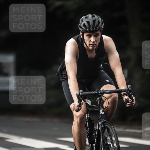 13.09.2026 - Stadtparktriathlon H.Heesch http://msf.ph/oto/10376688 13.09.2026 10:58:14 Radfahren 488, 528, 644 meine-sportfotos.de