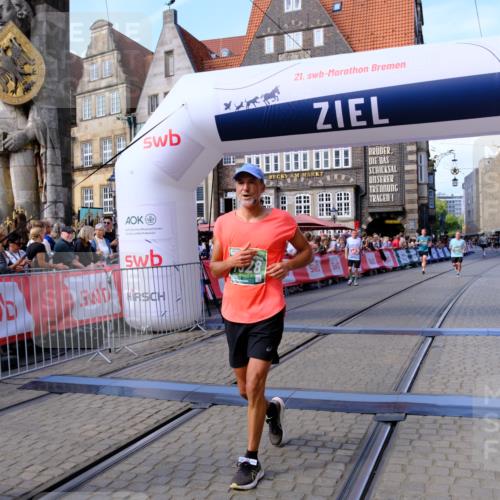 13.09.2026 - 21. swb-Marathon Bremen Tim E. http://msf.ph/oto/10376710 13.09.2026 13:12:46 Ziel 899, 1517, 2362, 2480, 3054, 3362, 4560, 4879, 5416, 6796, 7328, 8981, 9803 meine-sportfotos.de