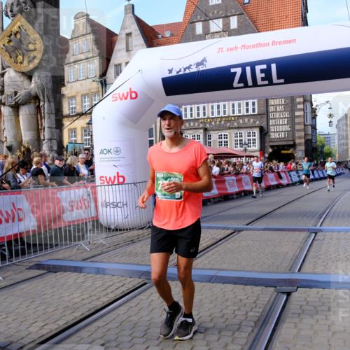 13.09.2026 - 21. swb-Marathon Bremen Tim E. http://msf.ph/oto/10376727 13.09.2026 13:12:46 Ziel 899, 1517, 2362, 2480, 3054, 3362, 4560, 4879, 5416, 6796, 7328, 8981, 9803 meine-sportfotos.de