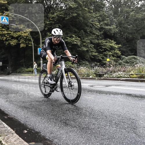 13.09.2026 - Stadtparktriathlon H.Heesch http://msf.ph/oto/10376788 13.09.2026 09:28:29 Radfahren 108, 143, 162 meine-sportfotos.de